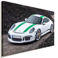Porsche GT3 Leinwandbild – Weißer Sportwagen mit grünen Akzenten vor Vulkanlandschaft | AK ART Auto Wandbild XXL
