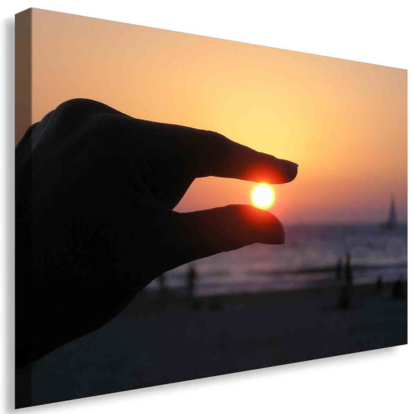 Sonne in der Hand Leinwandbild – Magischer Sonnenuntergang am Strand | AK ART Wandbild XXL