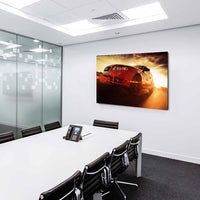 Roter Audi bei Sonnenuntergang – Dynamisches Leinwandbild | AK Art Auto-Kunstdruck