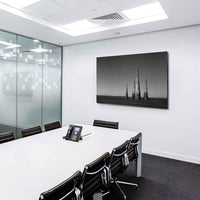 Abstraktes Bauwerk Leinwandbild – Sternenhimmel & Spiren in Schwarz-Weiß | AK ART Kunstdruck Mehrfarbig XXL