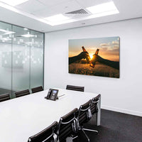 Bier Anstossen Abend Leinwandbild AK Art Bilder Mehrfarbig Kunstdruck Wandbild